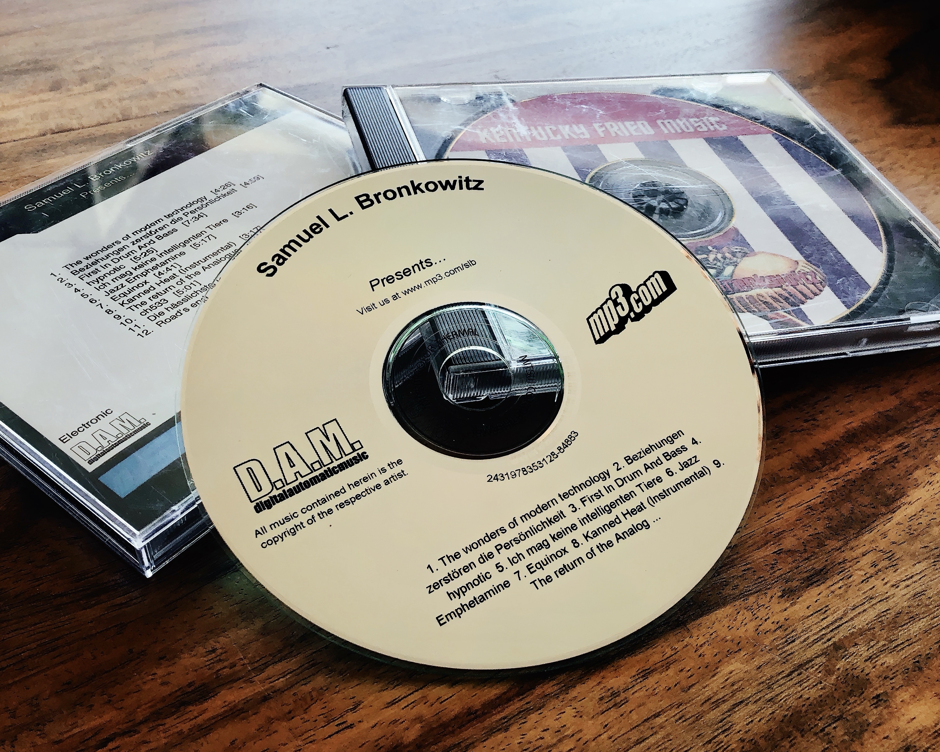 Samuel L. Bronkowitz – „Presents …“