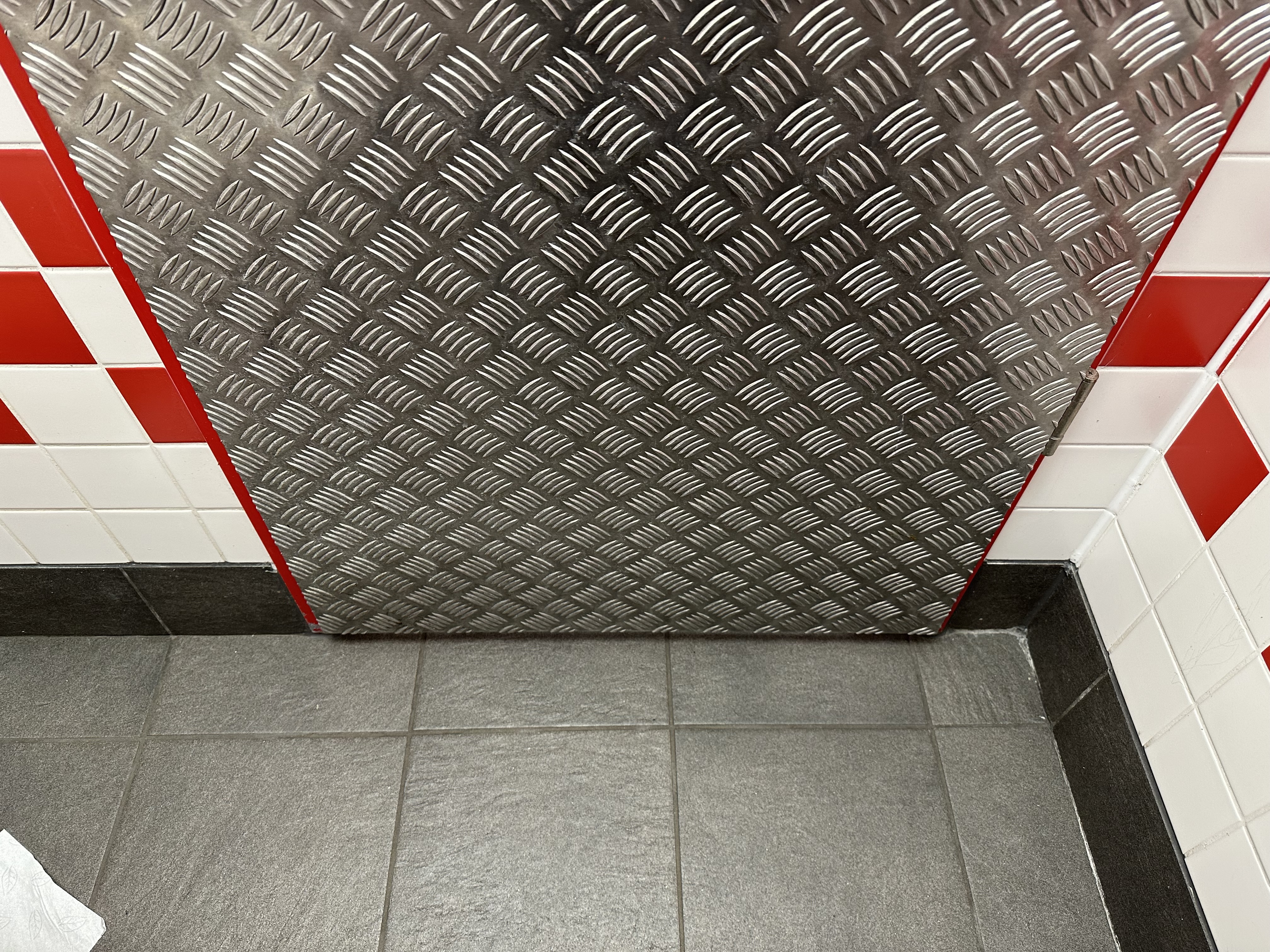 Toilettentüren Nr. 203: Restaurant „Five Guys“, Düsseldorf / Deutschland (2022)