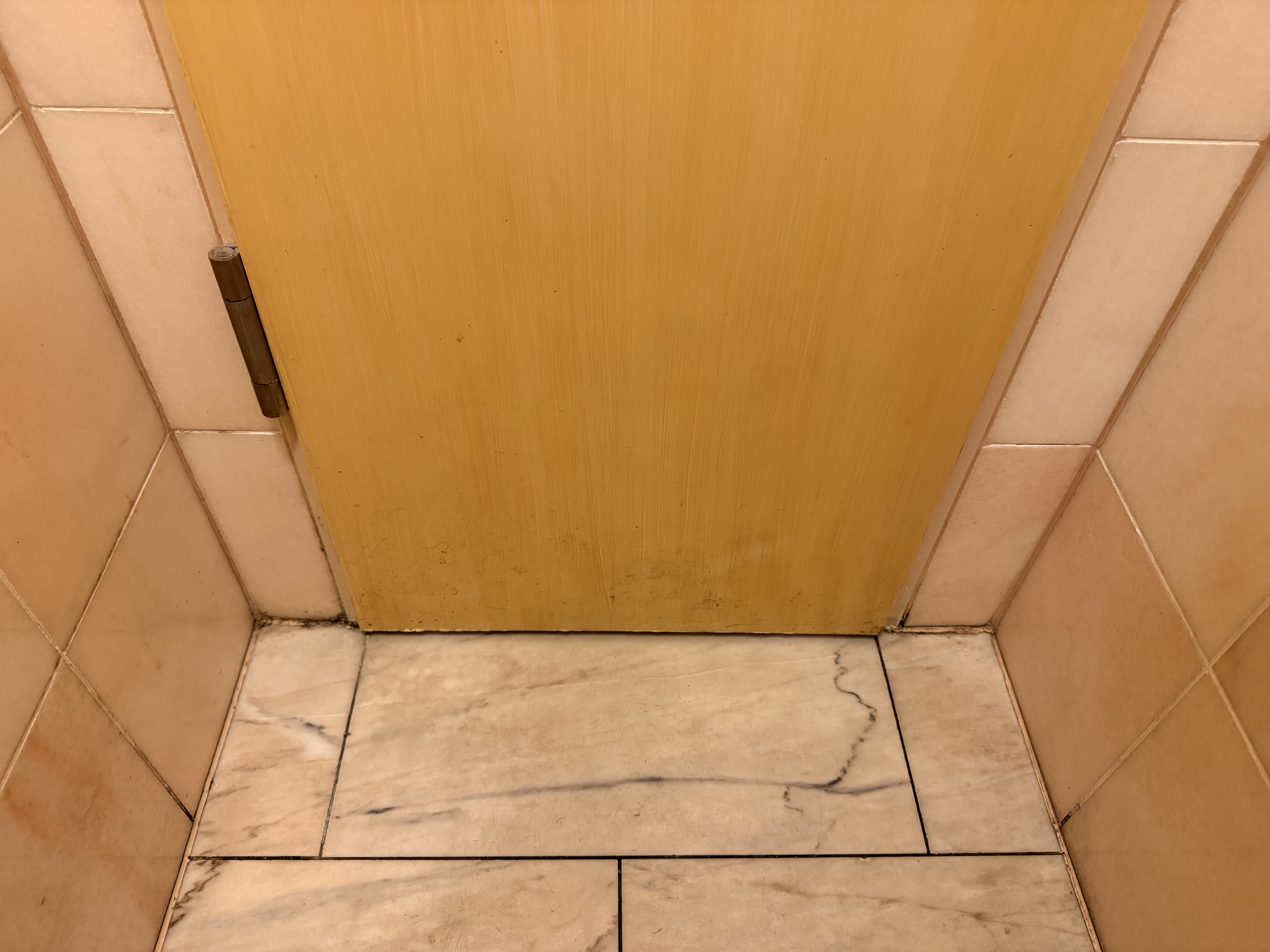 Toilettentüren Nr. 250: Restaurant „Frango Português“, Düsseldorf / Deutschland (2025)
